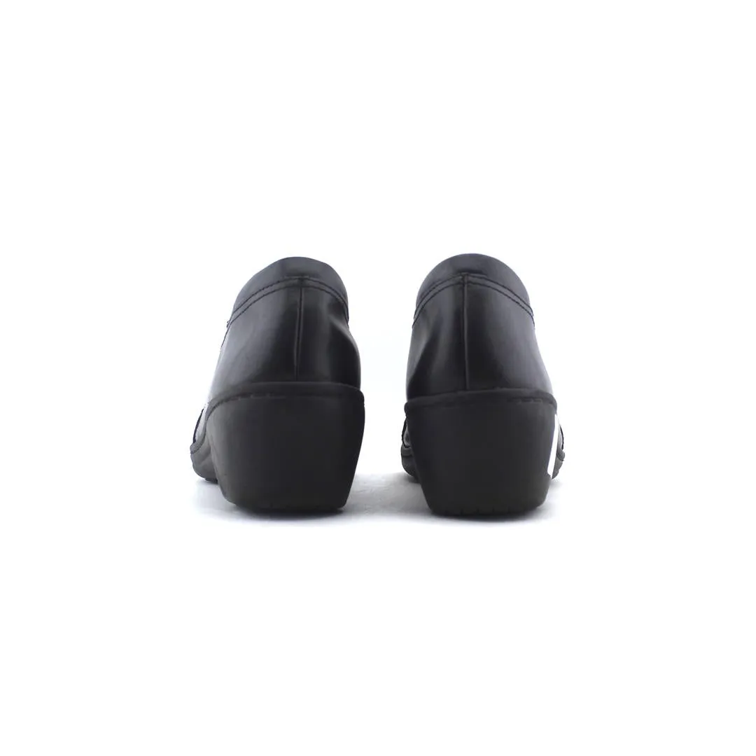 CLARKS /