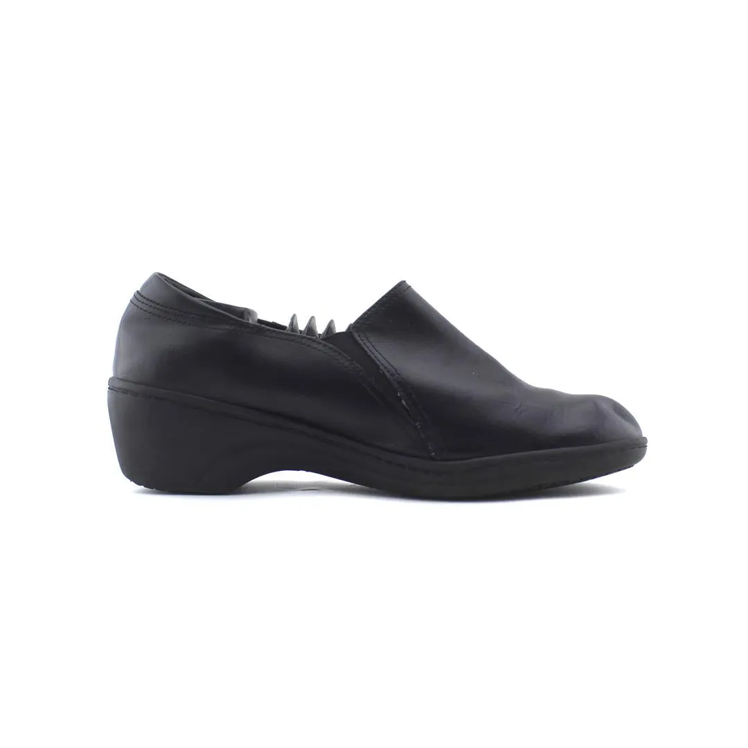 CLARKS /