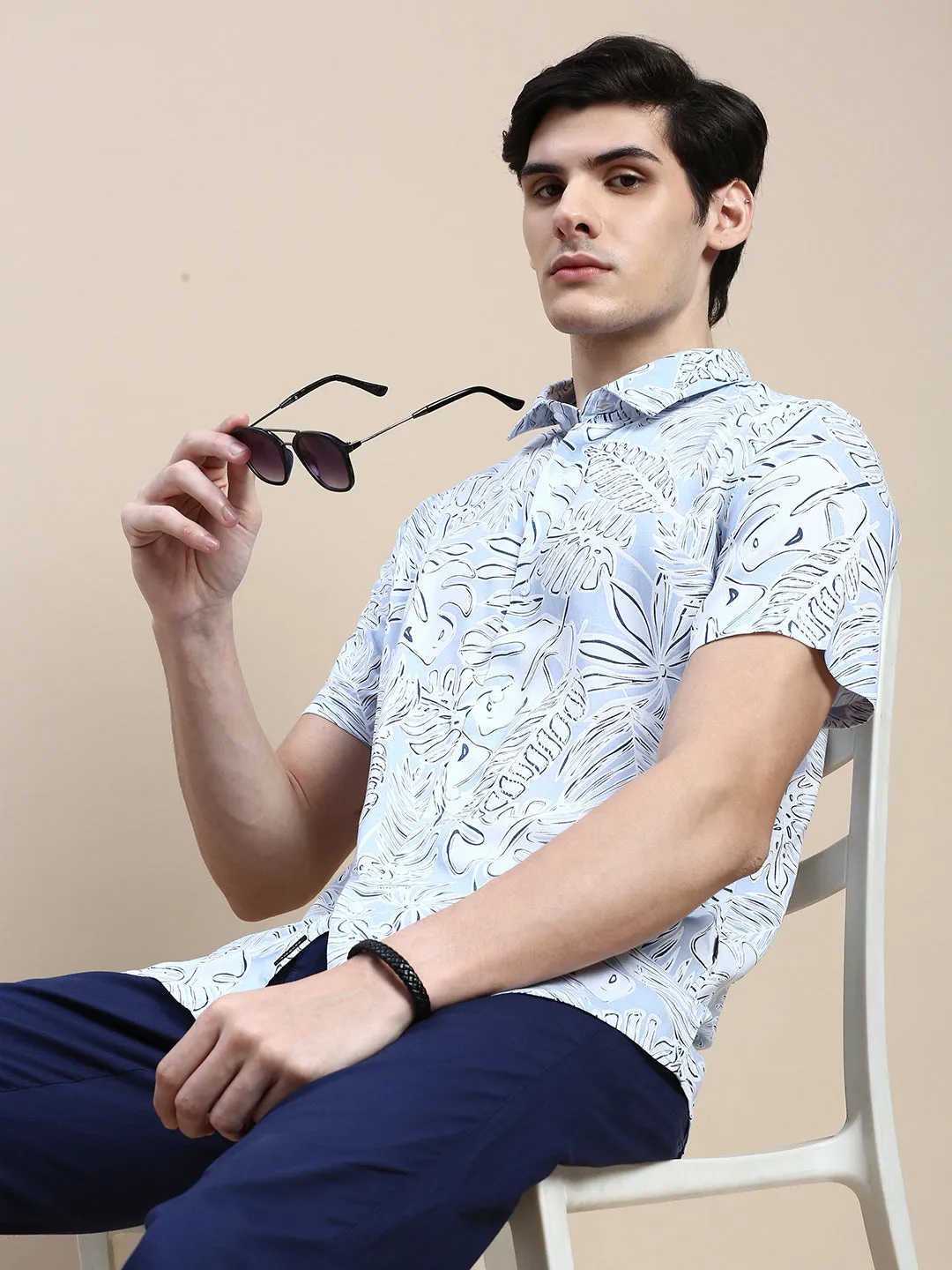 Men Blue Standard Slim Fit Floral Printed Cotton Casual Shirt