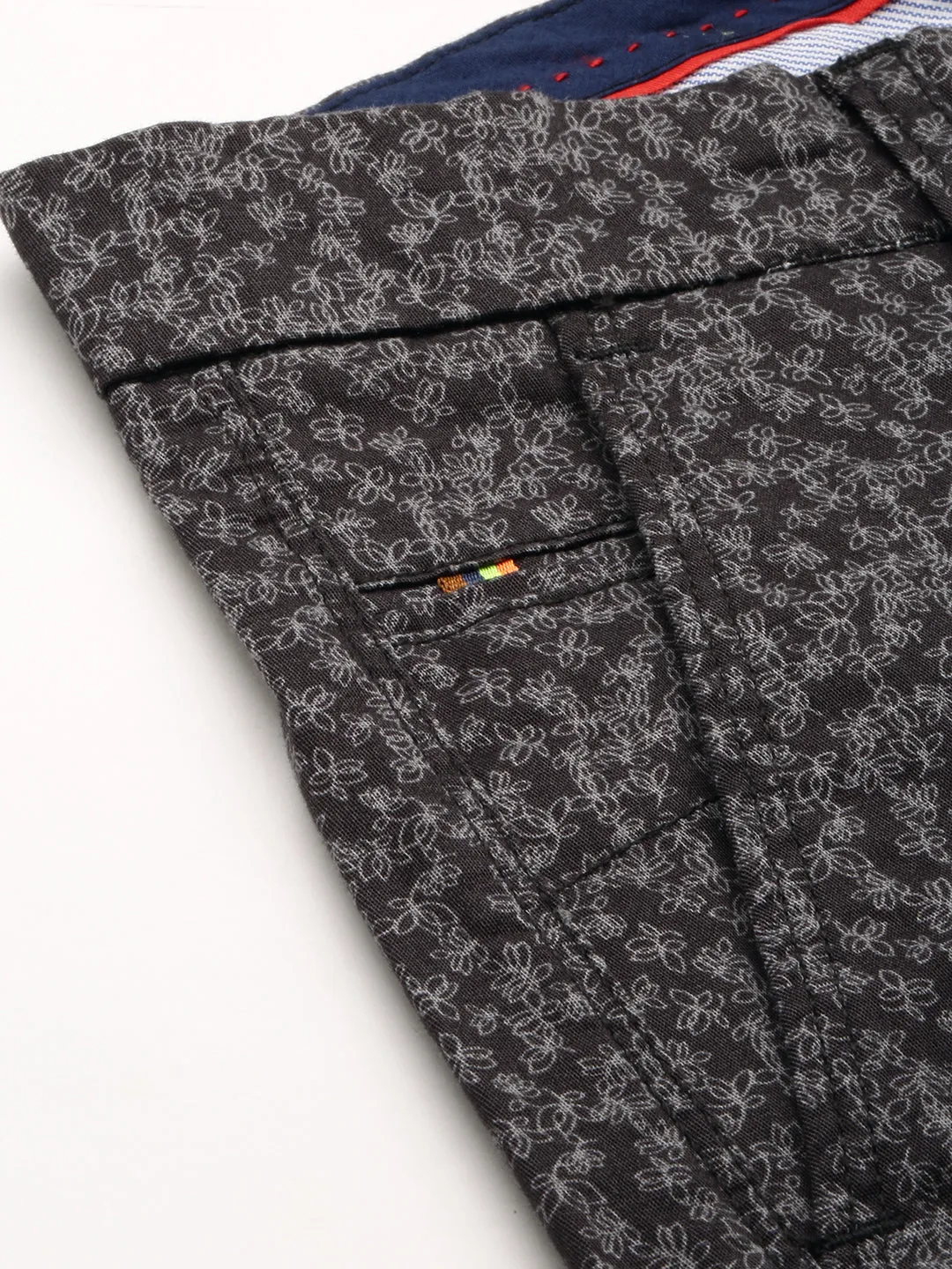 Men Grey Abstract Printed Cotton Mid-Rise Chinos Shorts